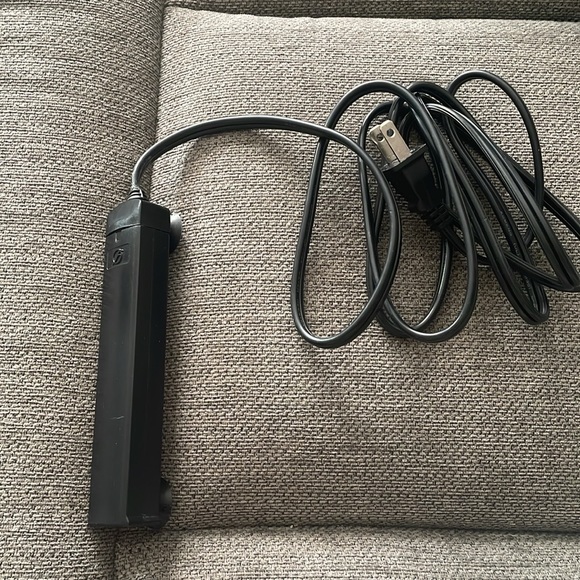 Fluval P10 Submersible Aquarium Heater, 10 W, up to 3 US Gal (10 L) - Picture 2 of 4